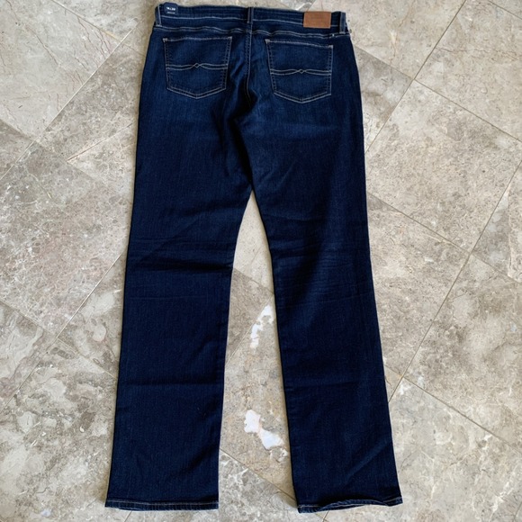 Lucky Brand Women's Mid Rise Sweet Straight Jeans Size 14/32 - Picture 10 of 10